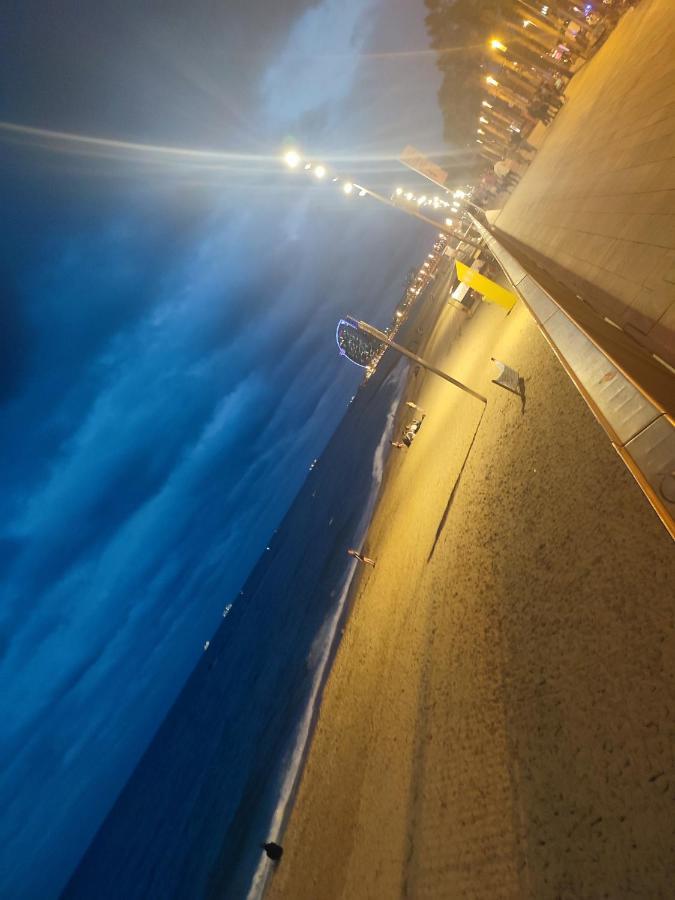 Nice Flat Within Walking Range To The Beach Appartamento Barcellona Esterno foto