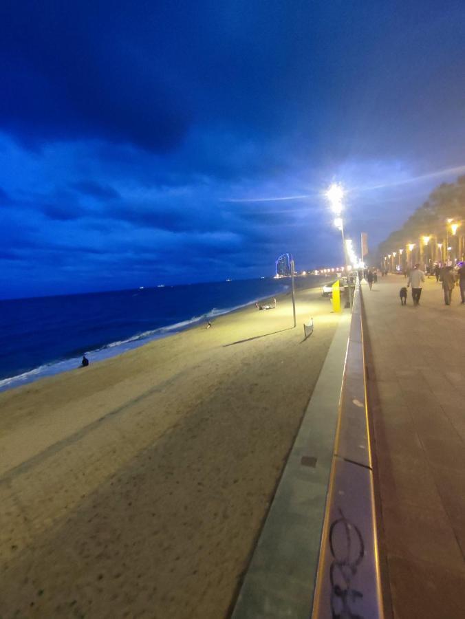 Nice Flat Within Walking Range To The Beach Appartamento Barcellona Esterno foto