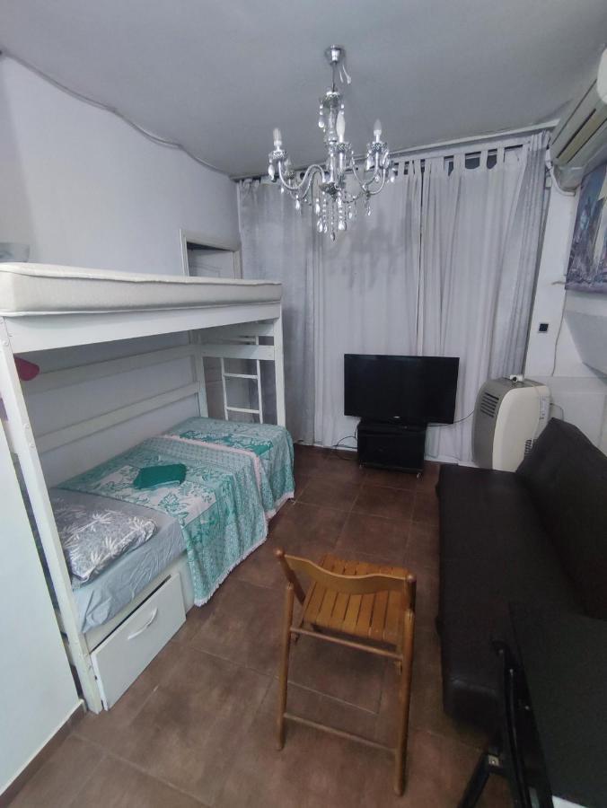Nice Flat Within Walking Range To The Beach Appartamento Barcellona Esterno foto